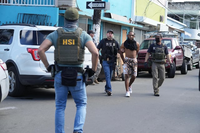 Gobierno habría entregado datos de inmigrantes a federales
