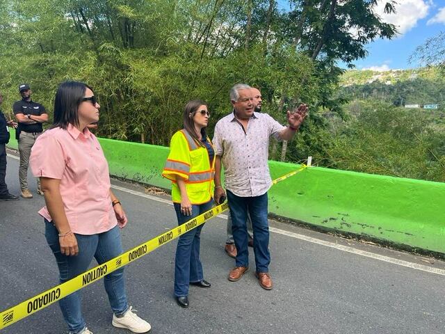 Alcalde exige al gobierno que le meta mano a los derrumbes en Comerío