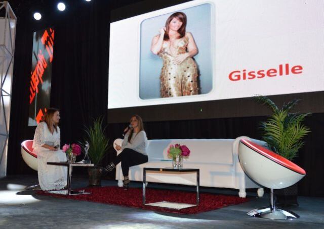 Jailene cmple su cometido en exitoso evento "Mujer eres noticia"