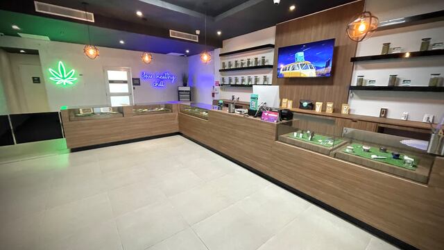 Nature’s Pharma eleva los estándares como dispensario  centrado en el servicio, calidad y educación