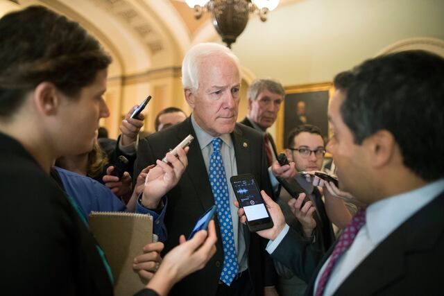Senador republicano rechaza ser aspirante a dirigir el FBI