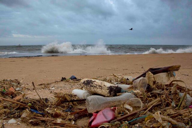 Para 2050 podría haber más plástico que peces en los océanos
