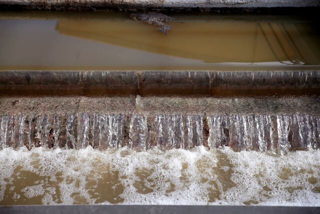 El agua potable bajo asedio: de víctima climática a arma de guerra