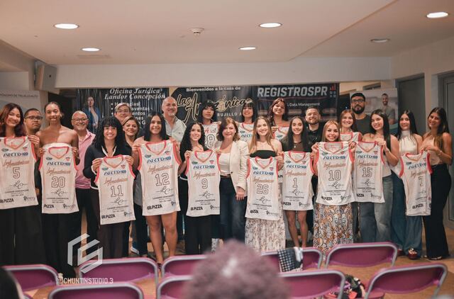 Amazónicas de Trujillo Alto reciben sus nuevos uniformes