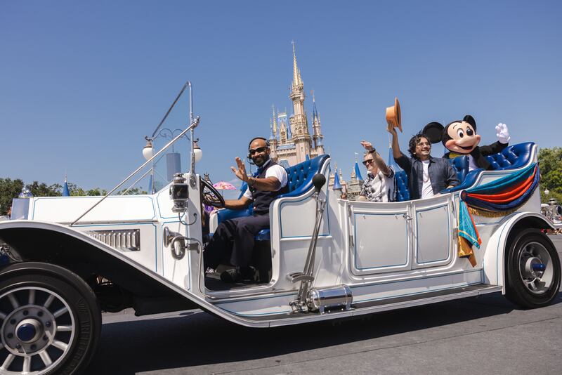 El grupo de pop latino fueron nuestros embajadores para el mes y fungieron como los Gran Mariscales de nuestro desfile Festival of Fantasy Parade en Magic Kingdom Park.
