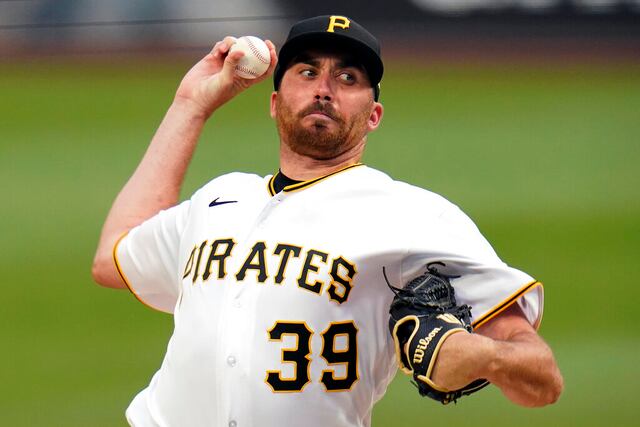 Piratas vencen a Rojos