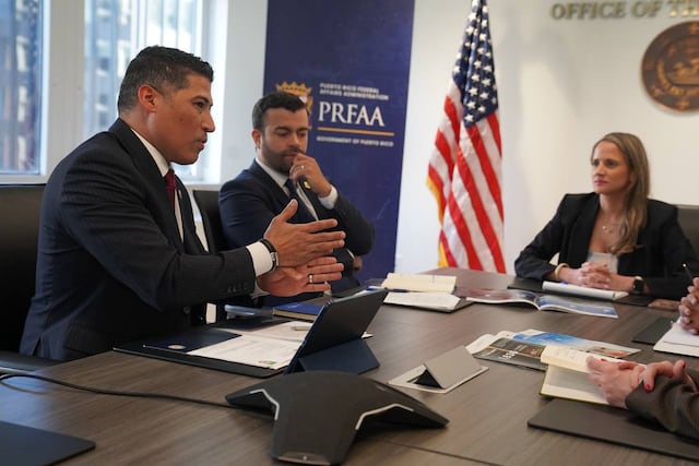 Vivienda sostiene reuniones con PRFAA y HUD para adelantar prioridades de la agencia