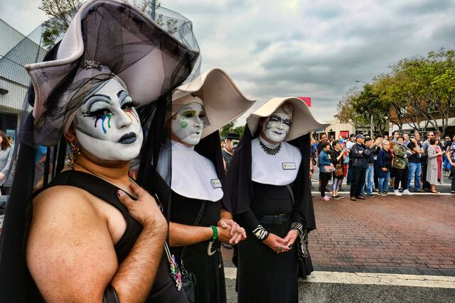 Dodgers de los Angeles reciben elogios de comunidad LGBTQIA+ y repudio de líderes católicos
