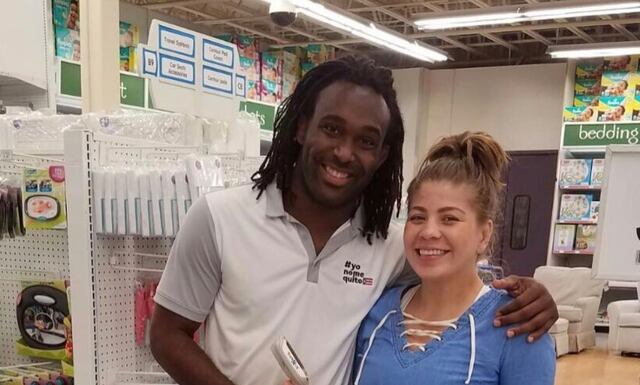 Jaime Espinal comparte tierna imagen de su recién nacida