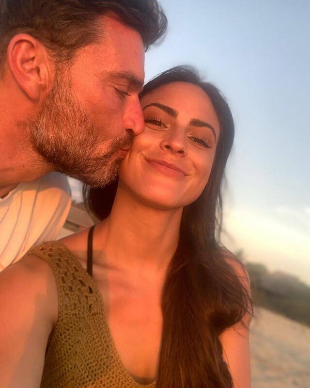 Presentadora de deportes es la nueva novia de Julián Gil