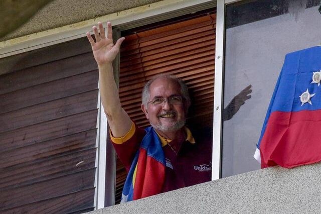 El opositor Antonio Ledezma se escapa de Venezuela
