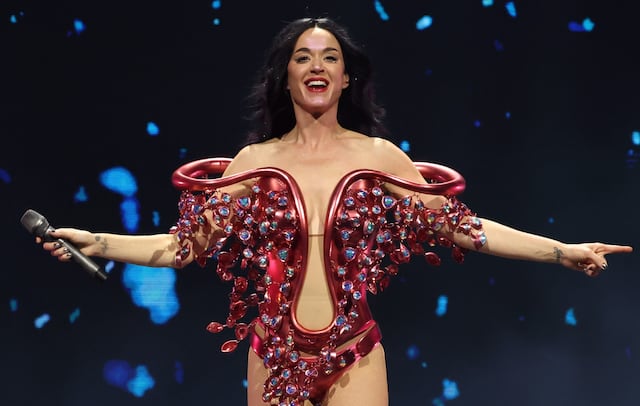 Katy Perry y Justin Trudeau hacen su primera aparición pública como “pareja” en París