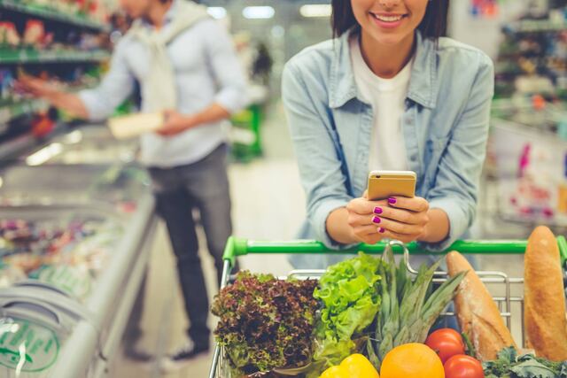 Supermercados Econo otorgó tarjetas de regalo a empleados federales