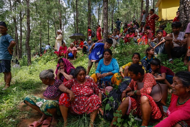 Aumentan a 584 los muertos por la devastadora riada en Nepal y el Tíbet