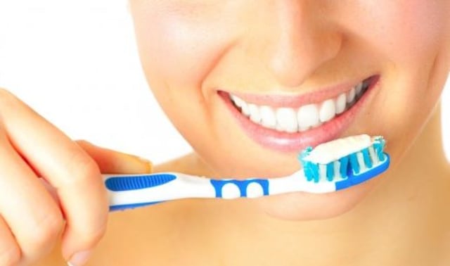 Estos son los cuatro errores más comunes al cepillarse los dientes