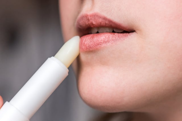 ¿Cómo cuidar tus labios para evitar que se resequen por las altas temperaturas?