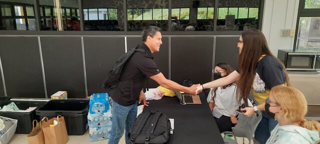 UPR de Arecibo da la mano a estudiantes tras el paso de Fiona