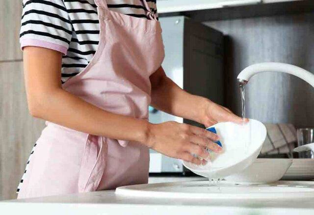 Mujer recibirá $73 mil de su marido por 30 años de trabajo doméstico
