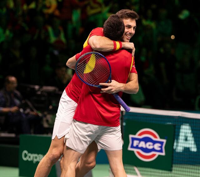 España remonta a la República Checa y vuelve a las semifinales de la Copa Davis