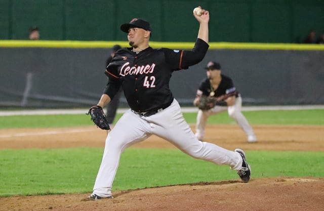 Se imponen Leones y Potros en jornada dominical de la Doble A