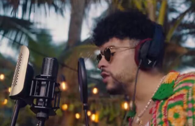 Bad Bunny trabaja en su nuevo álbum