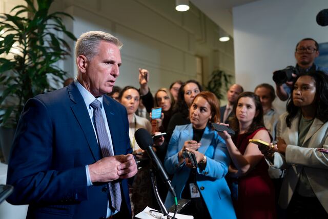Presidente de la cámara baja de EEUU asegura que aún hay tiempo para evitar cierre de gobierno