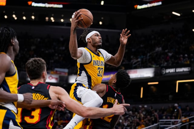 Myles Turner anota 31 puntos y los Pacers evitan el mini-torneo tras vencer 157-115 a los Hawks