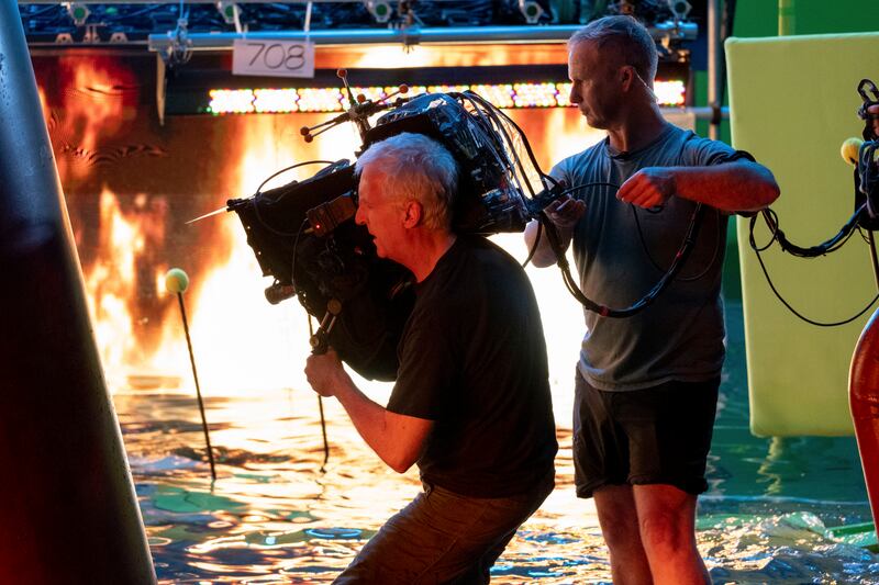 El director James Cameron durante la filmación de Avatar: the Way of the Water.