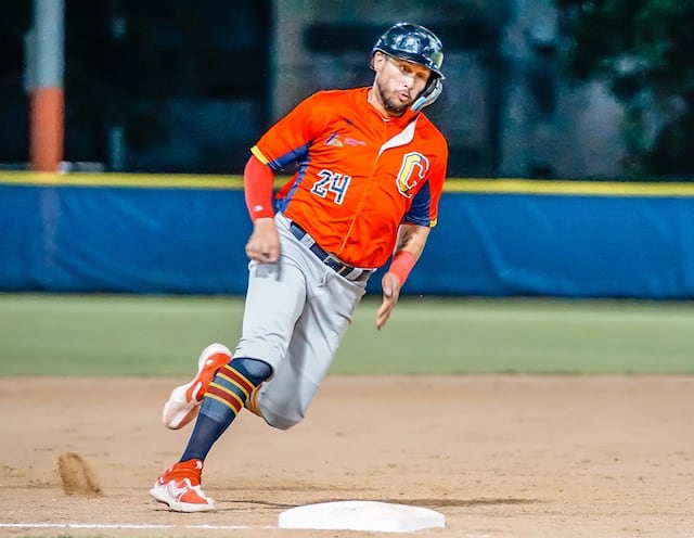 Pelota Doble A: Carolina avanza a la postemporada tras apabullar 13-2 a Dorado