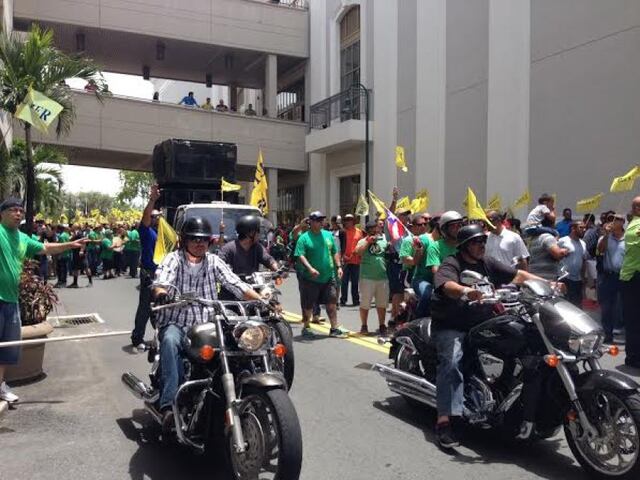 Contundente mensaje de unionados con manifestación en Plaza Las Américas