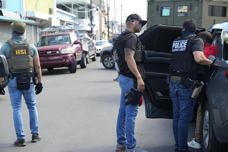 Las autoridades federales realizaron un operativo contra inmigrantes sin estatus legal en Puerto Rico.
