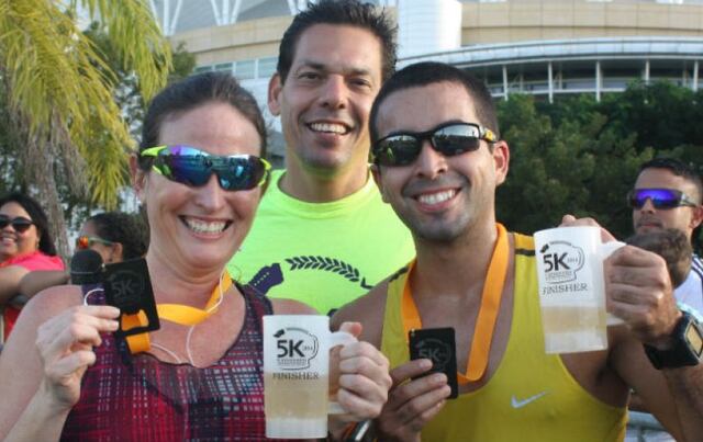 Ganan Margarita Santos y Luis Betancourt primer 5K Cervecero