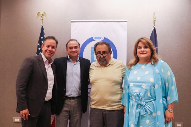 Grijalva y comisionada residente se reúnen con funcionarios de los partidos Republicano y Demócrata en PR