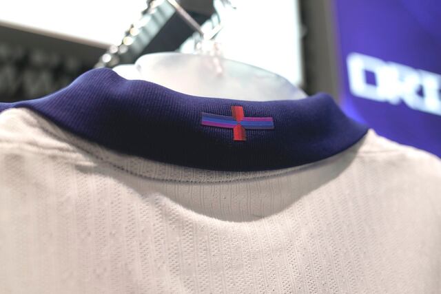 Nueva camiseta de Inglaterra de Nike para la Euro 2024 causa polémica