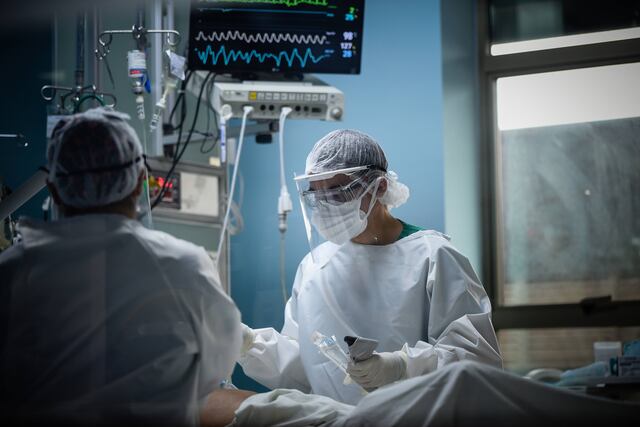 Fiesta sorpresa deja a 18 miembros de una familia contagiados de coronavirus
