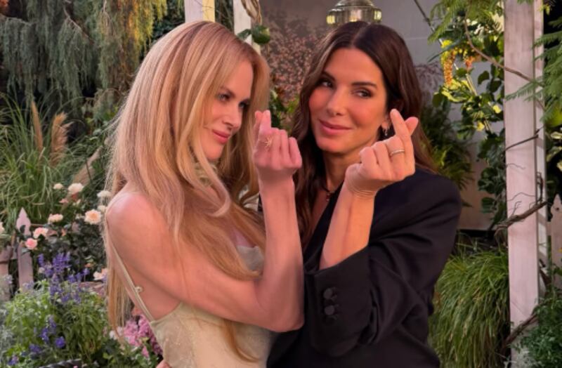 Sandra Bullock y Nicole Kidman llamaron la atención durante su reencuentro en Los Ángeles por el estreno de Practical Magic 2.