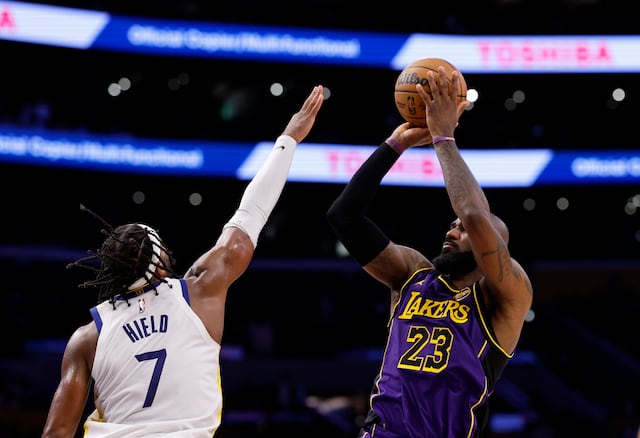 LeBron James se convierte en el jugador de más edad en anotar al menos 40 puntos en un partido de NBA
