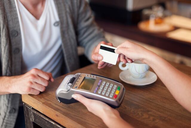Impulsan proyecto para que comercios ofrezcan una tercera alternativa de pago digital
