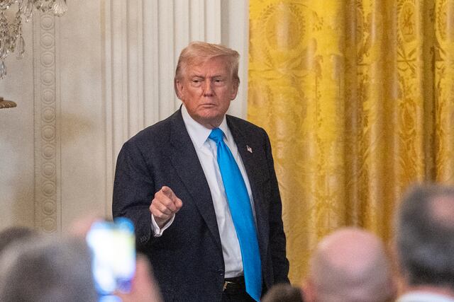 Corporación para la Radiodifusión Pública se ve obligada a dejar de operar ante recortes de Trump