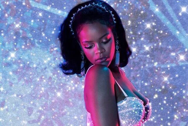Rihanna promociona su línea de ropa íntima con candentes fotos