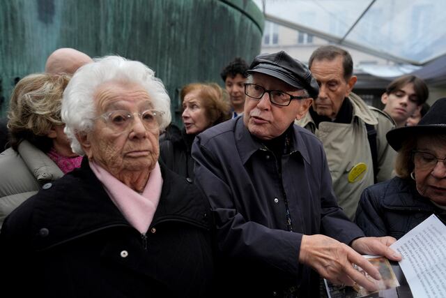 Sobrevivientes franceses al Holocausto rechazan nuevo antisemitismo; activistas exigen paz