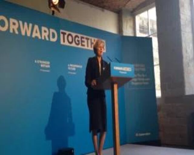 Theresa May promete fimerza ante el "brexit"