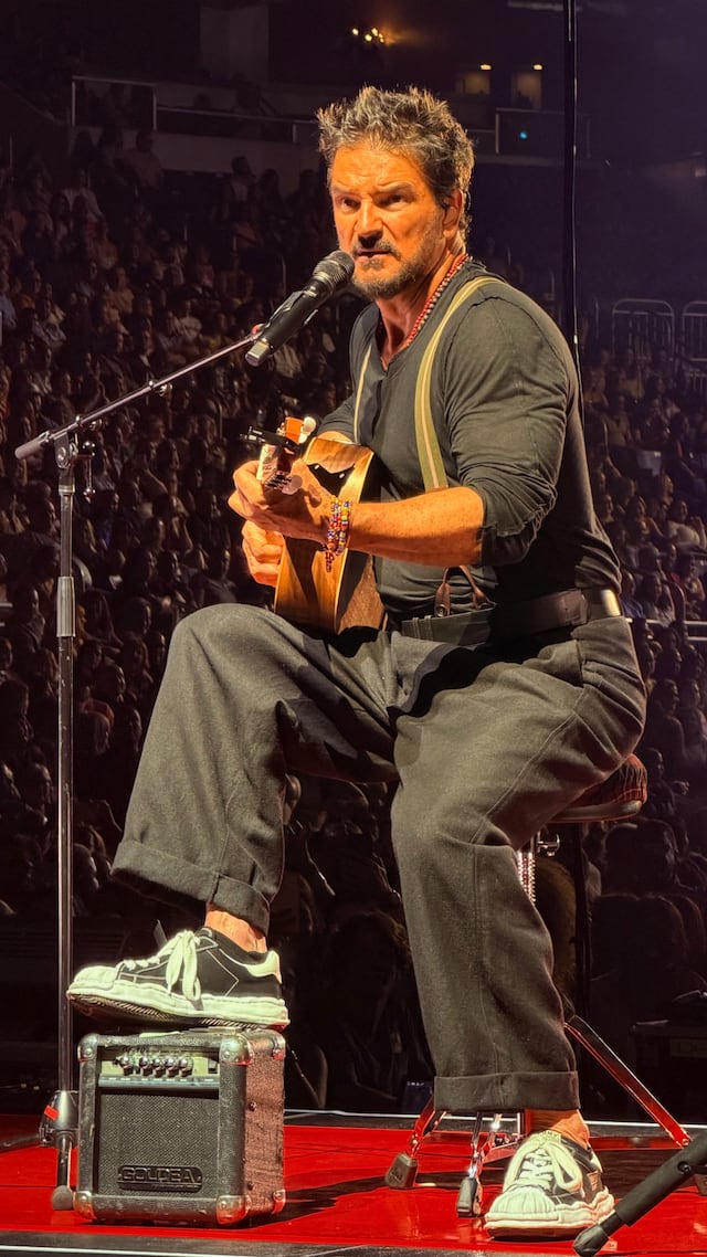 Arjona dedica canción a fan boricua que asistió a 300 conciertos del artista