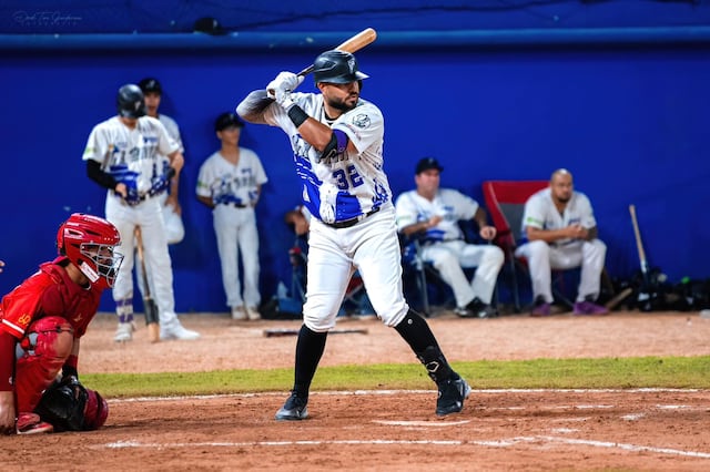 Félix Ponce asume liderato de bateo del Carnaval de Campeones