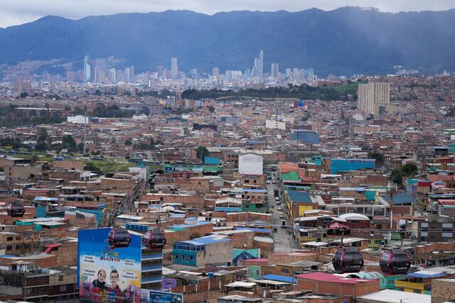 Colombianos van a las urnas para elegir nuevos alcaldes y gobernadores
