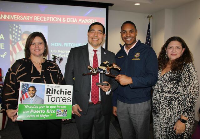 Diáspora boricua y líderes hispanos celebran la entrega de reconocimientos de la organización GRUPO 21 de Washington
