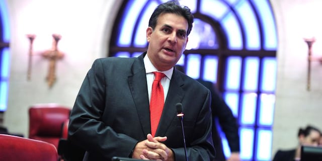 Bhatia urge al Senado Federal para que actúe sobre crisis en PR