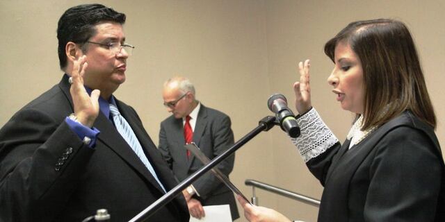 Juramenta el presidente del Colegio de Abogados