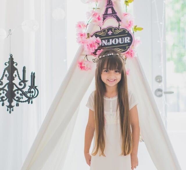 Hija de Luis Fonsi dona su cabello