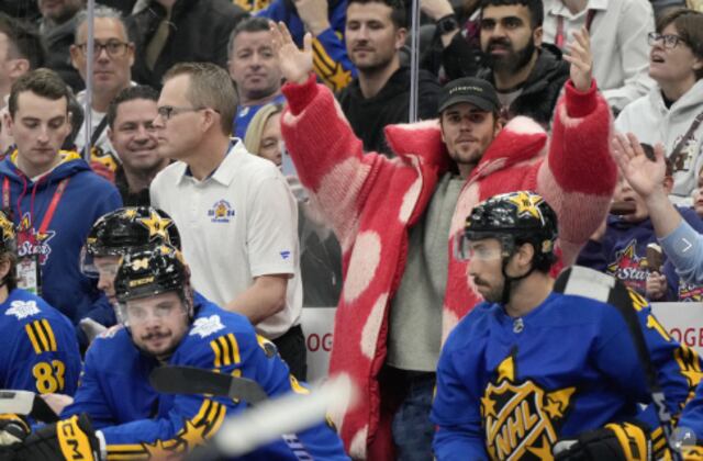 Justin Bieber toma el hielo y acapara la atención en el fin de semana All-Star de la NHL